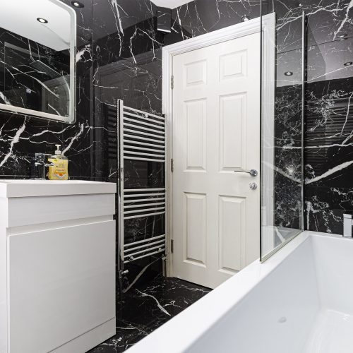 MASTER BATHROOM 2-min